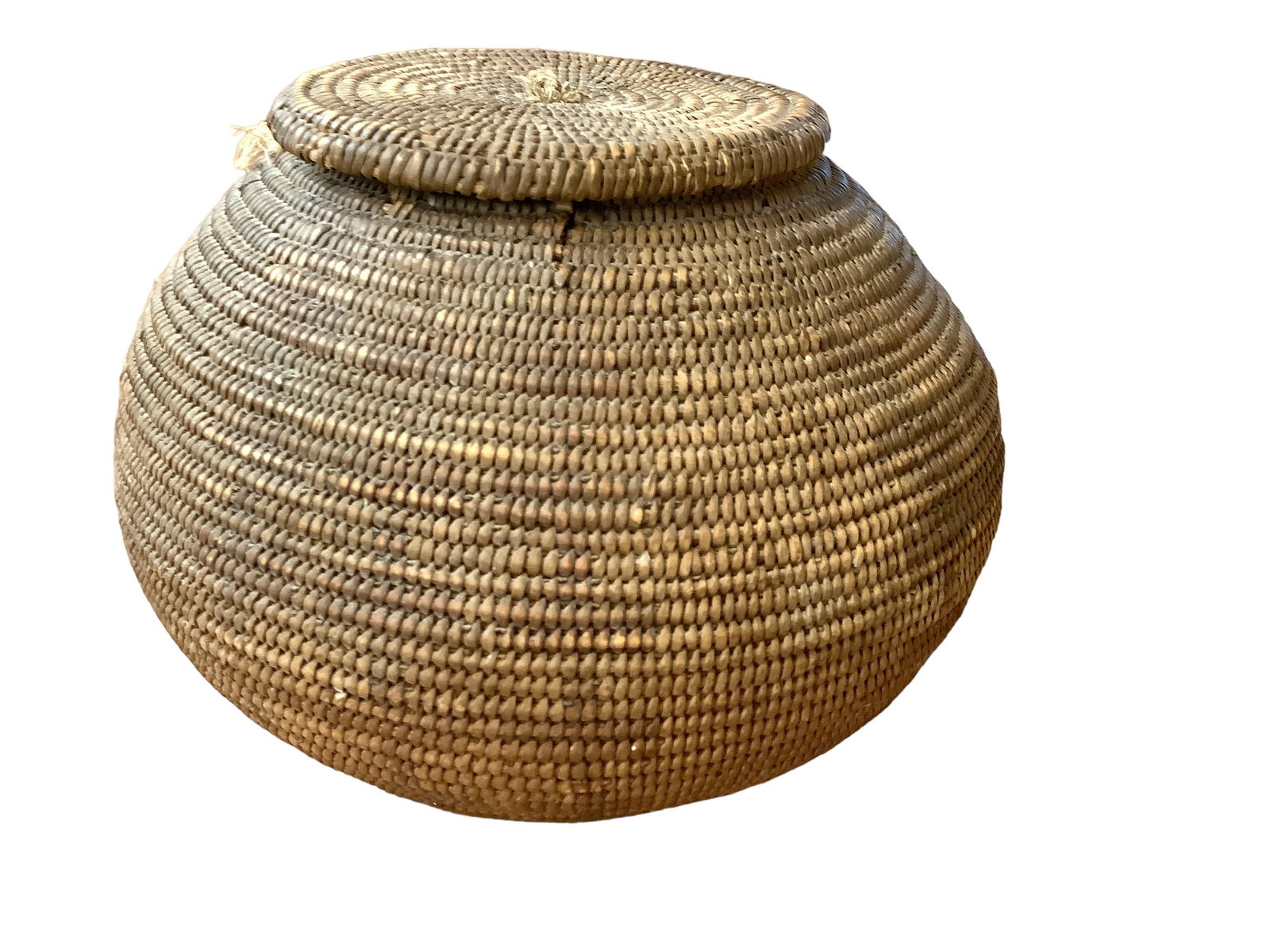 American Indian Handwoven Basket with Lid: American Indian Handwoven Basket with Lid 5"H, damaged at top rim, as pictured.