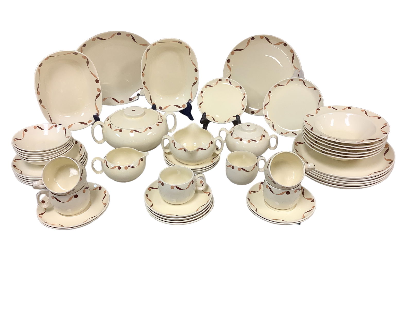 Cavitt-Shaw 122A W. S. George Neptune Table Setting (1 of 4)