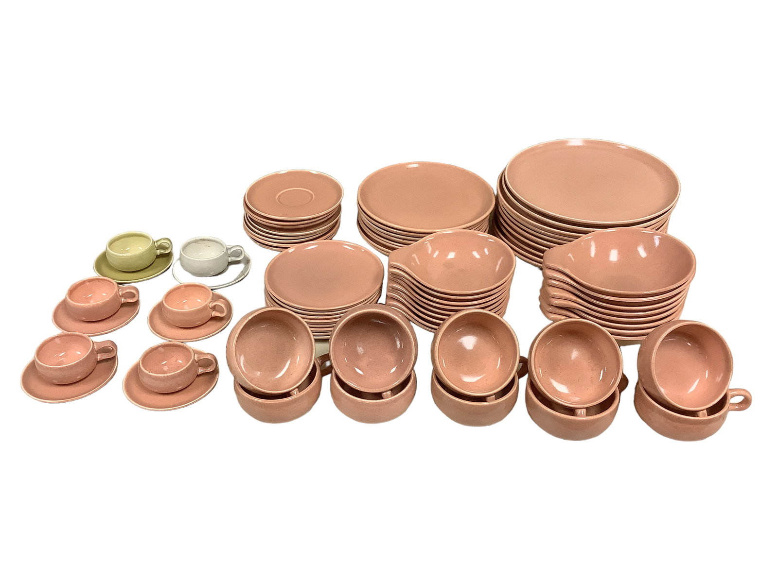 Tableware by Russel Wright (1 of 4)