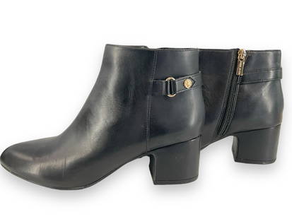 Anne Klein Ladies Ankle Boots: Anne Klein Ladies Ankle BootsNew condition, size (6.5) leather upper, box not included.