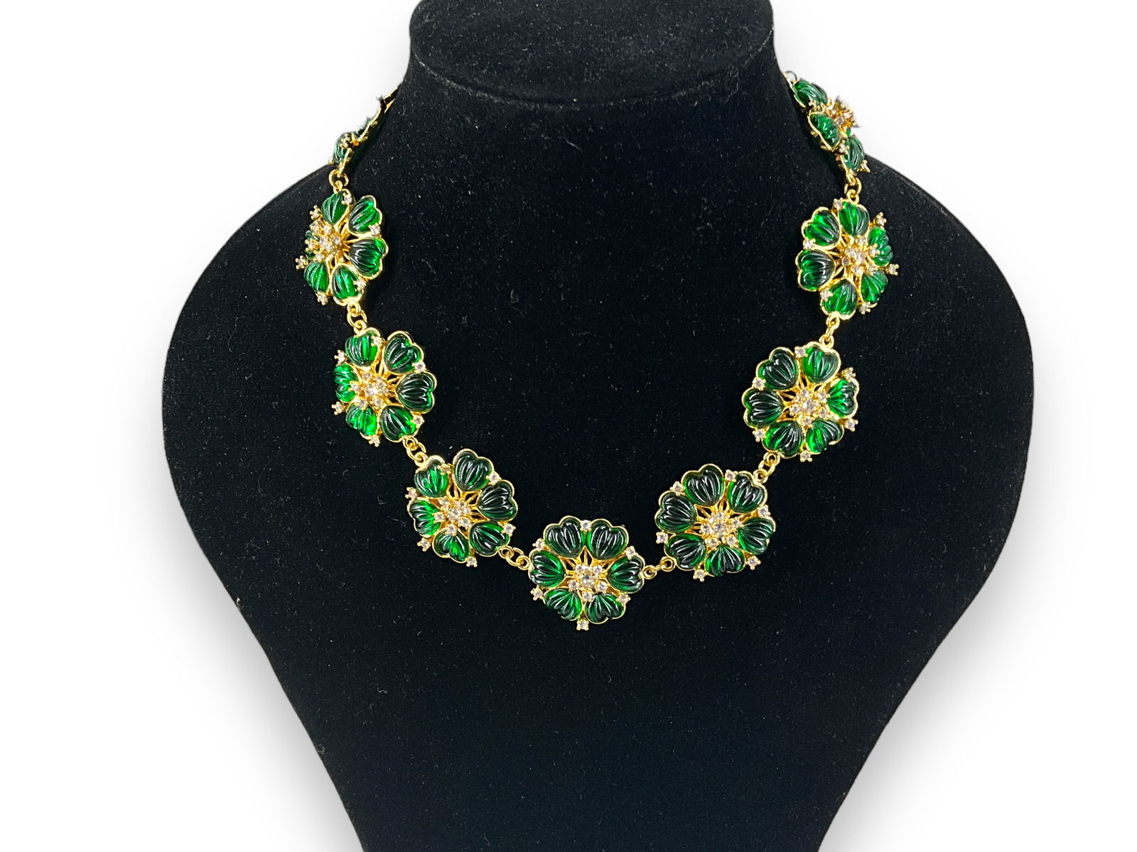 Delightful Costume Statement Necklace (1 of 7)