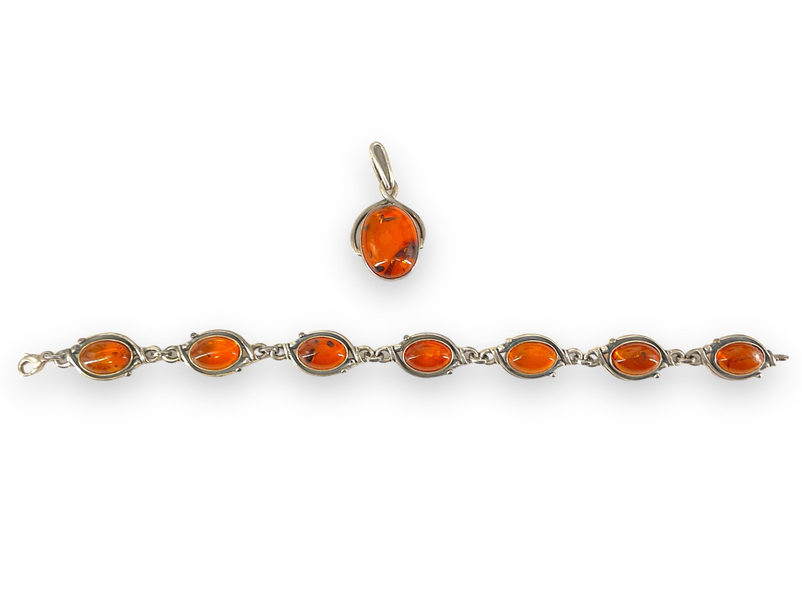 Silver and Amber Necklace and Pendant (1 of 4)