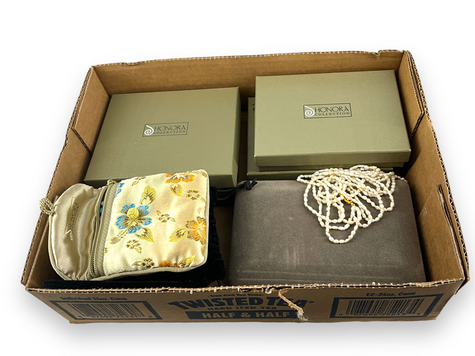 Assorted Pearl and Faux Pearl Accessories (1 of 8)