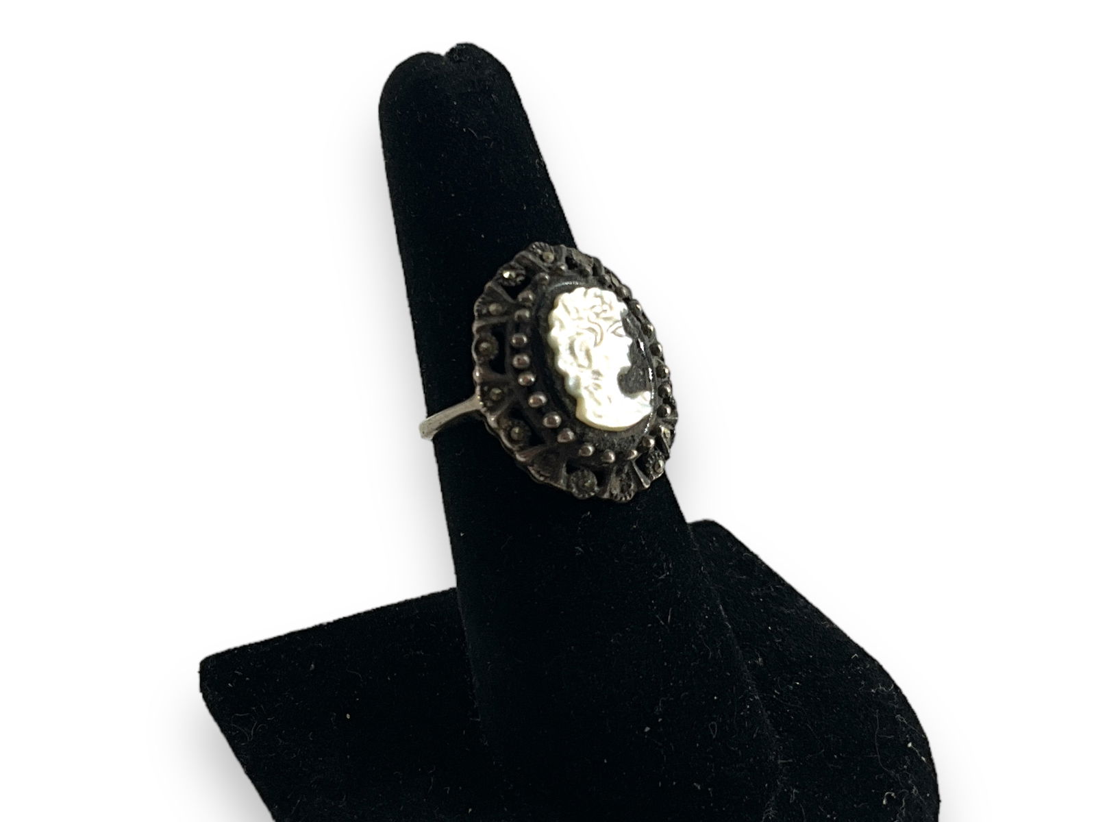 Sterling Silver Cameo Ring (1 of 5)