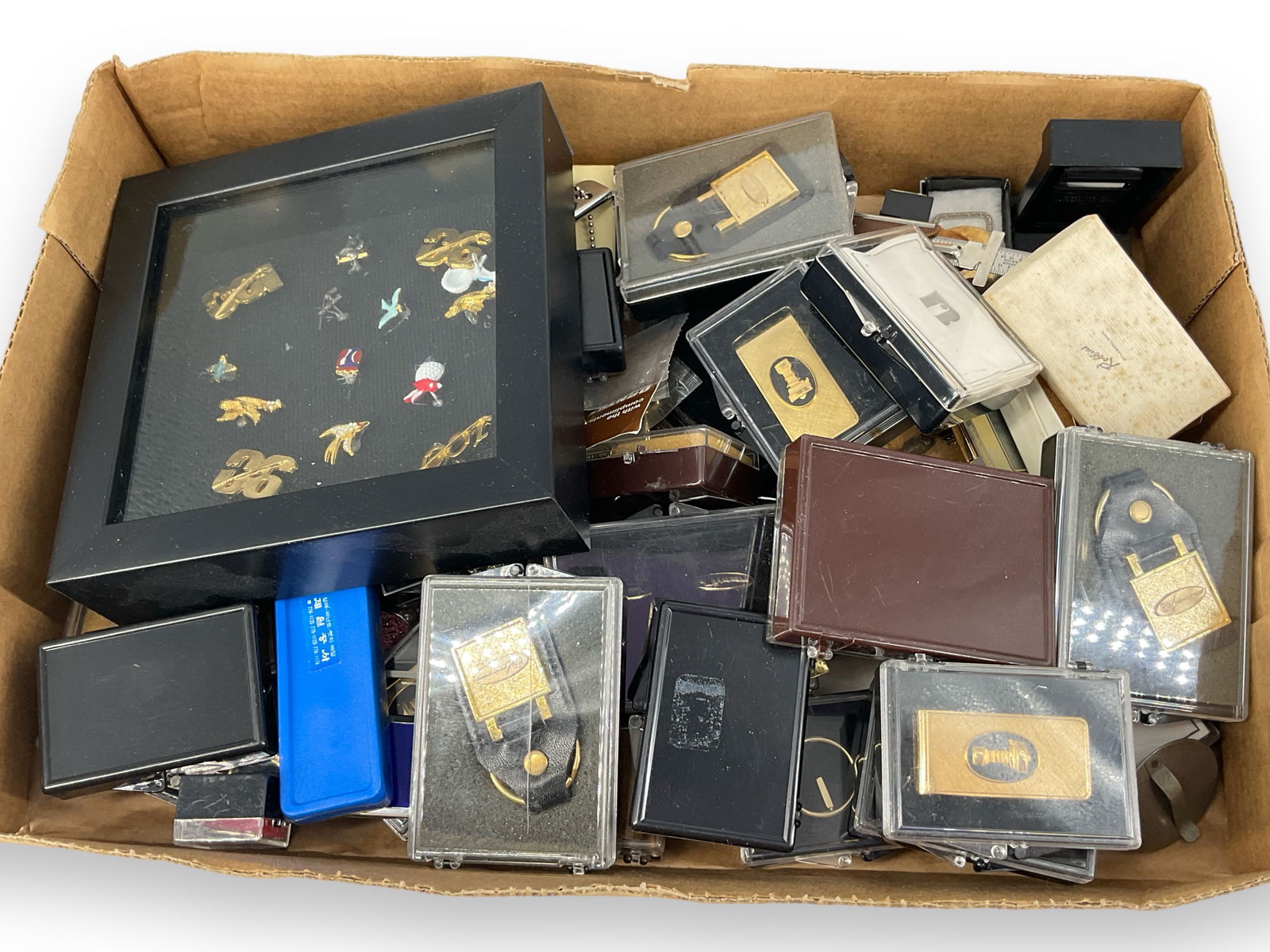 Box Lot Of Vintage Tie Tacks & Accessories (1 of 9)