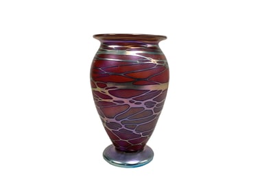 Eickholt 2002 Signed Iridescent Art Swirl Vase 8 in. (20.3 cm.)