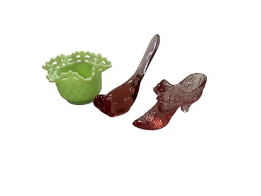 (4) Fenton Glass Figurines and (1) Vase