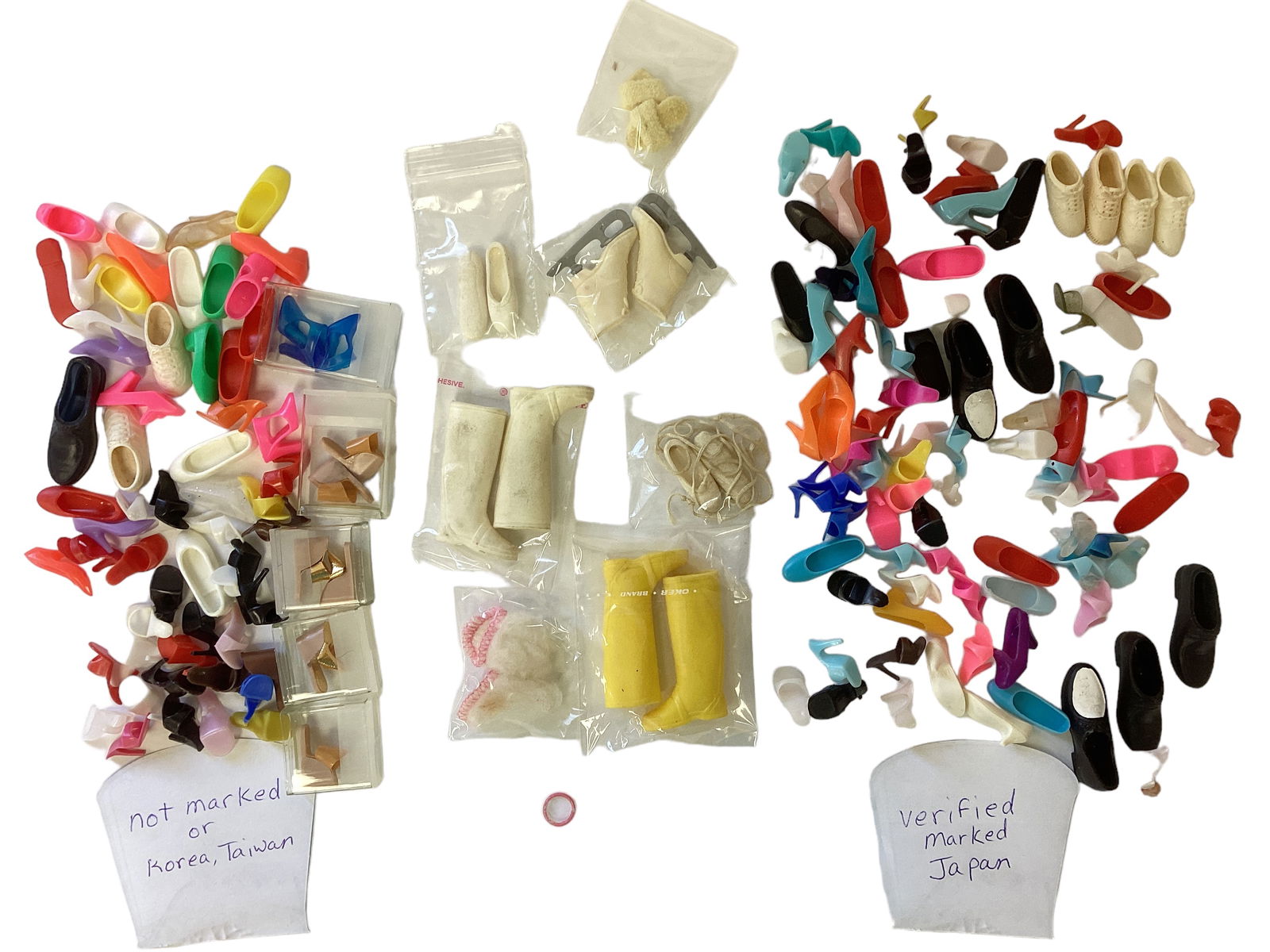 (1) Lot of Barbie Vintage and Mod Footwear Some Marked Japan (1 of 5)