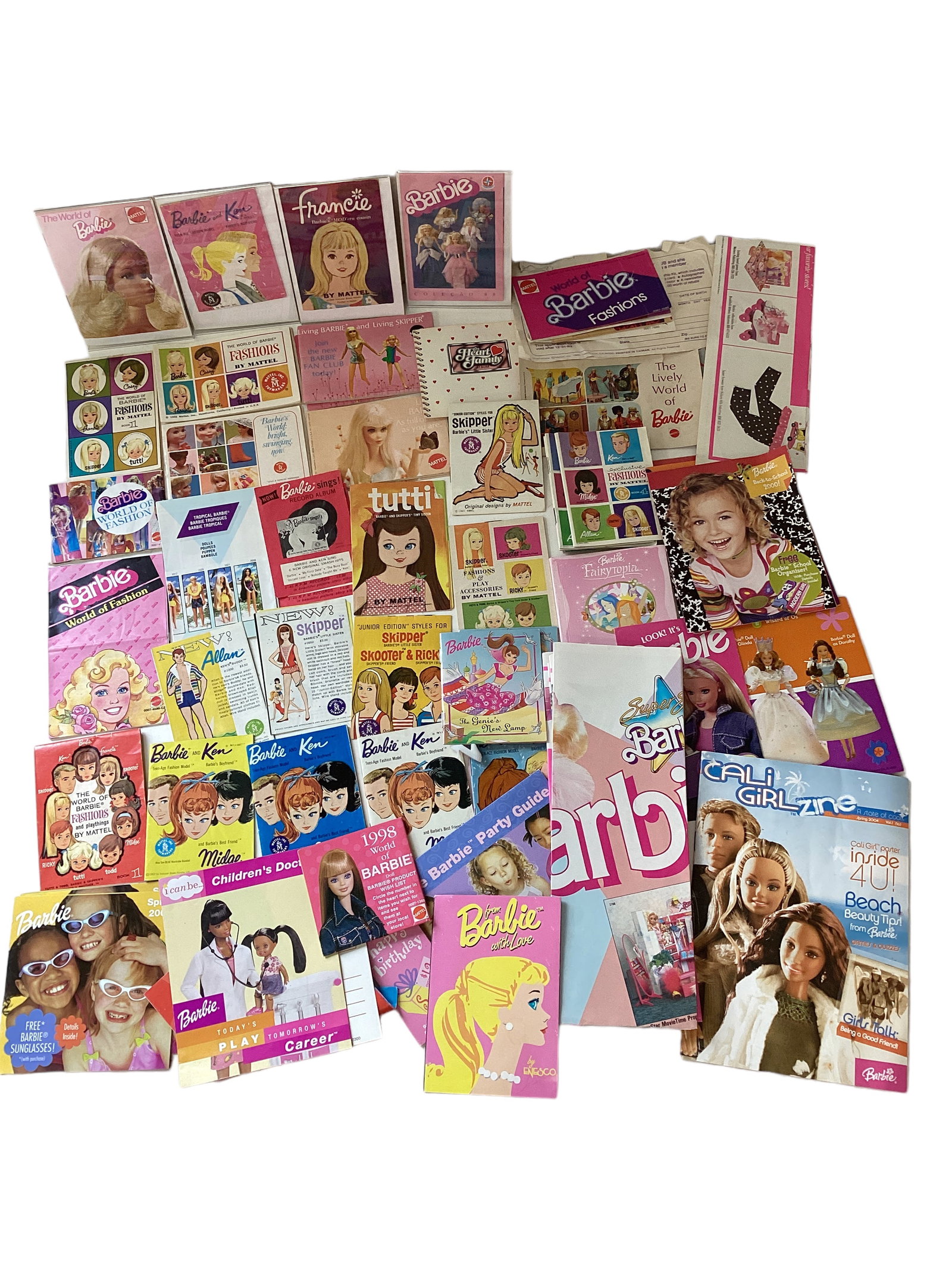 Large Lot of Barbie Vintage, Pink Box Booklets and Posters: Large Lot of Barbie Vintage, Pink Box Booklets and Posters Large selection of several vintage and Pink Boxed Barbie booklets and posters. Great nostalgia of Barbie booklets and posters.Nice Collection