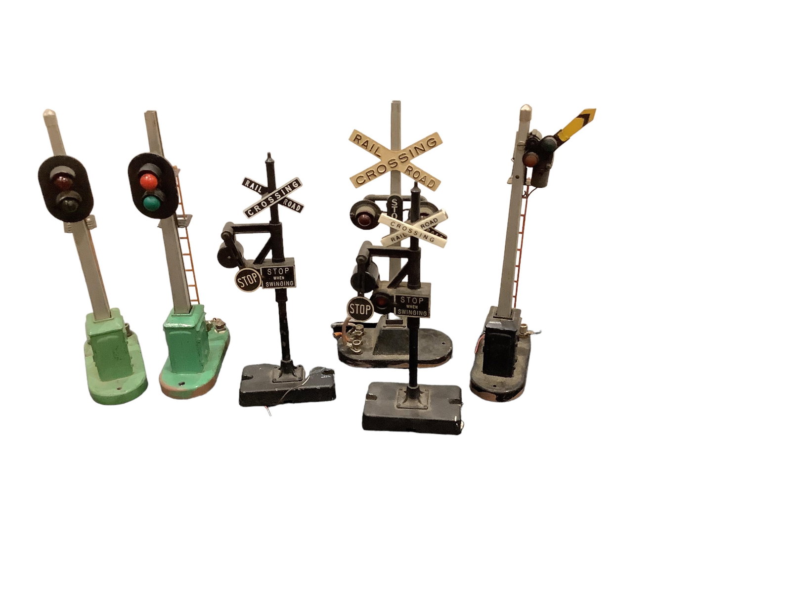 Lionel Postwar Accessories (1 of 1)