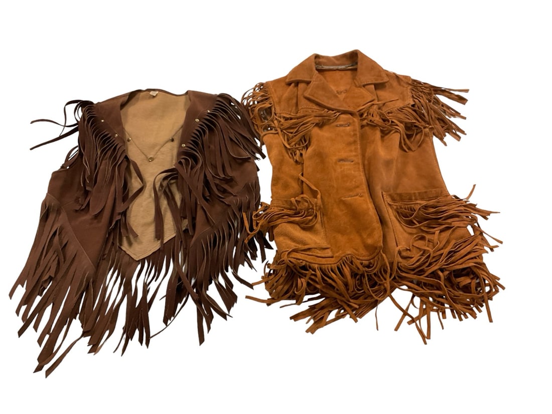 (2) Leather Vests: (2) Leather Vests Size Medium.