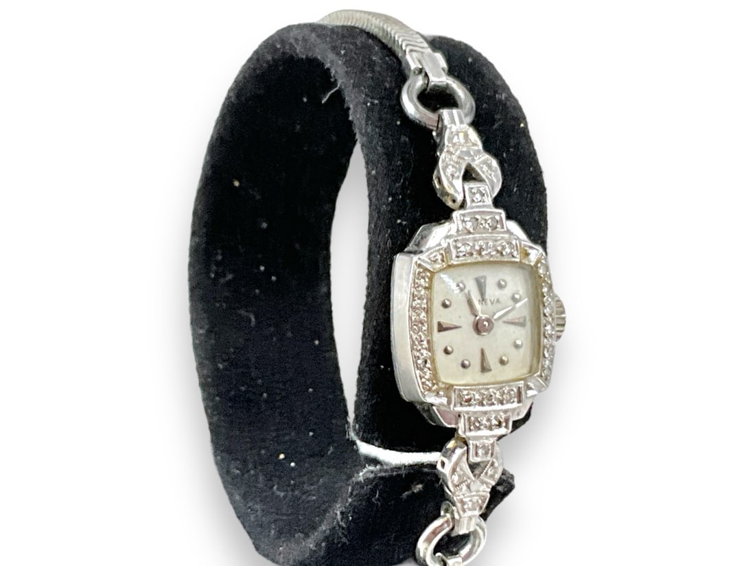 Ladies' Wrist Watch with Platinum Case and Diamonds from Geneva (1 of 6)