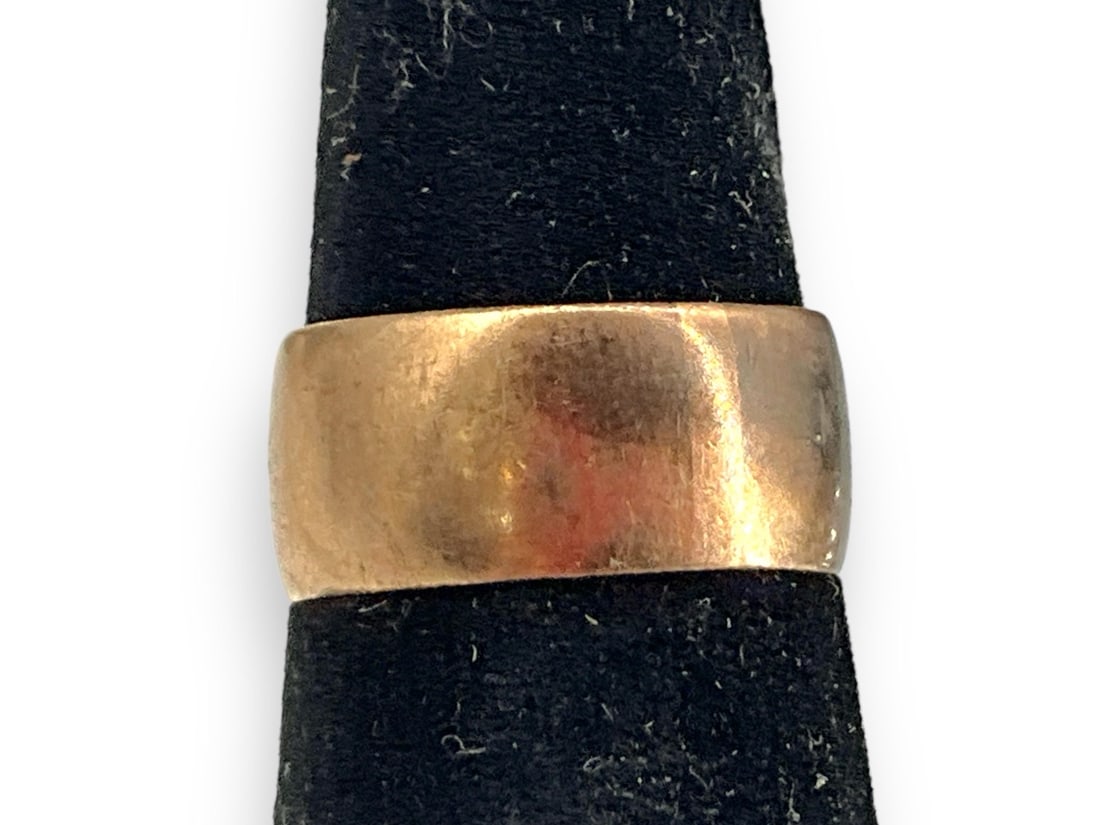 Vintage 8k Wide Wedding Band (1 of 4)