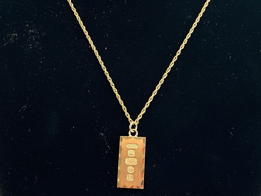 9kt Yellow Gold Slide Pendant On a Gold Tone Spiral Chain (1 of 6)