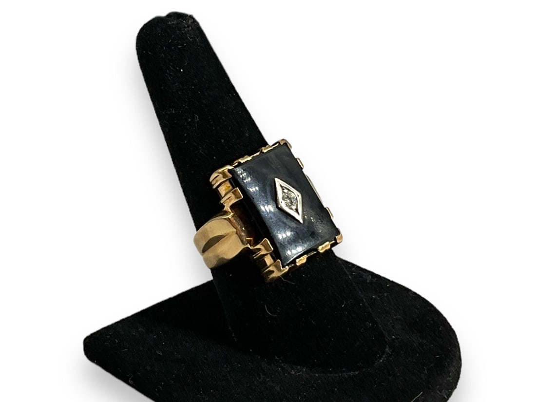 Vintage 10kt Yellow Gold Gents Ring With Diamonds (1 of 6)