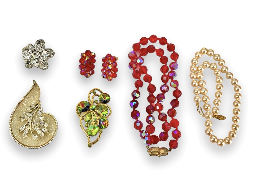 Lovely Pieces of Vintage Fashion Jewelry Including "Coro' Brooch: Lovely Pieces of Vintage Fashion Jewelry Including "Coro' BroochGorgeous hallmarked "Coro" brooch is designed as a "swirl," brooch is in gold-tone metal with an iridescent glitter backing, rhinestone