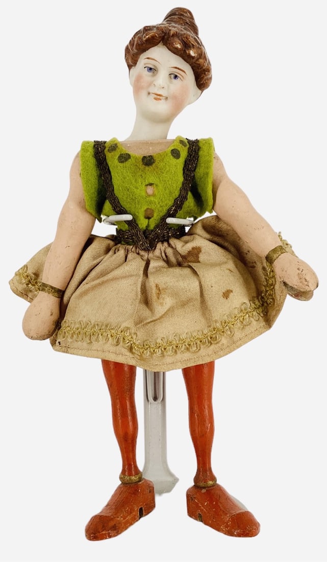Schoenhut Bisque Head Circus Acrobat. (1 of 4)