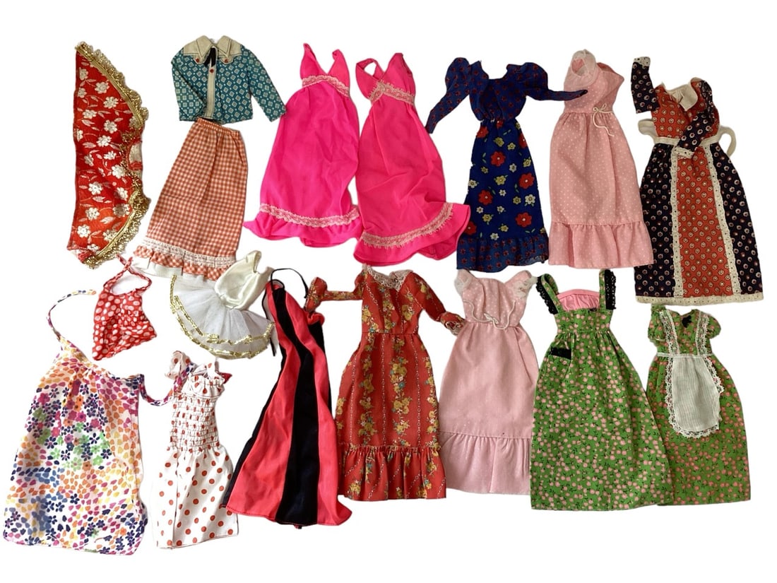 Bag of 1970's Clothes for Barbie and Friends (1 of 6)