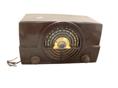 1940s Zenith Bakelite Tone Register Tube FM Radio