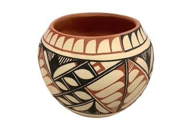 Pueblo Southwest Pottery Pot, Signed