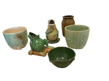 (5) Pottery Pieces and (1) Crock