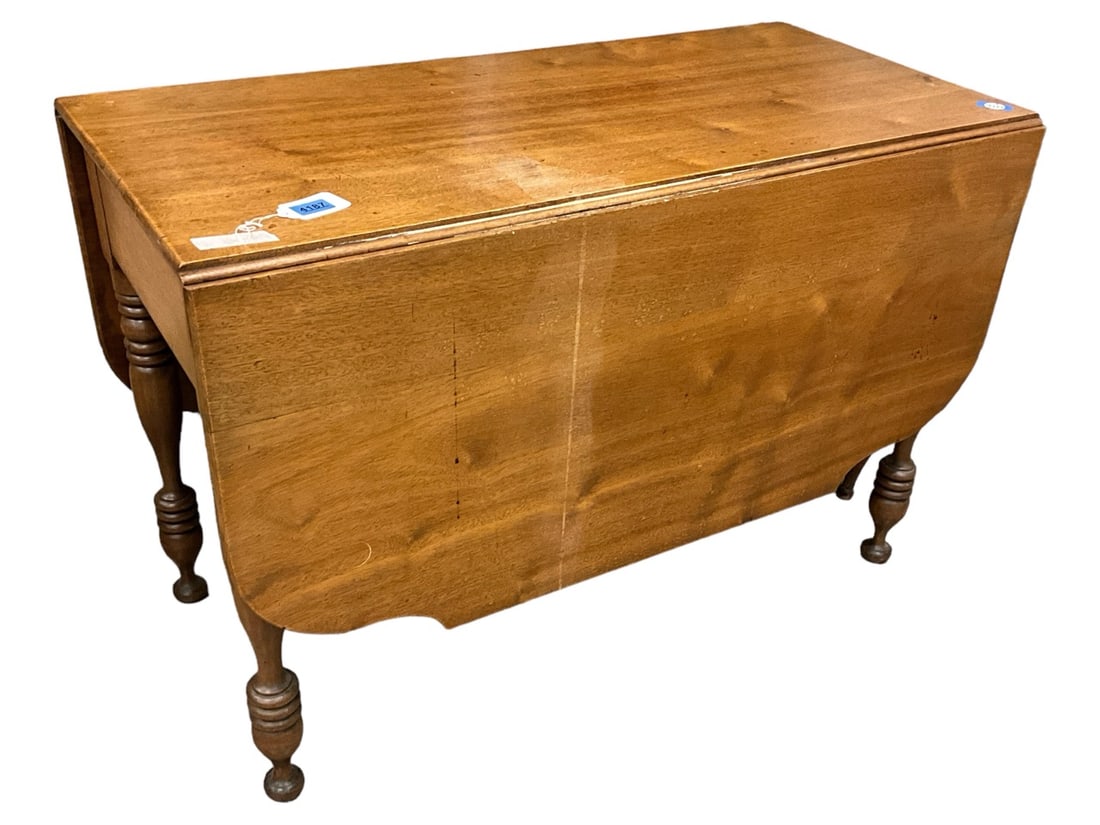 Walnut Sheraton Drop-Leaf Table 29 x 43 x 21 in. (73.7 x 109.2 x 53.3 cm.) (1 of 5)