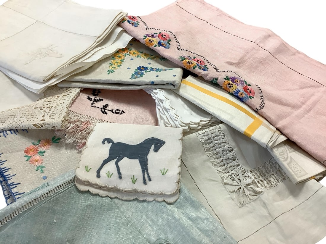 Assorted Linens (1 of 4)