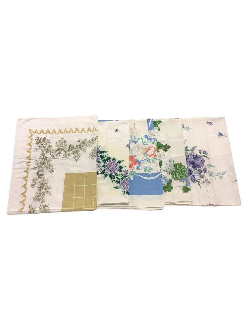 (5) Floral/Fruit Patterned Tablecloths: (5) Floral/Fruit Patterned TableclothsSage/gold approx 56"x52"Purple/greens with yellowish background approx 47"x52"Blue/beige/red approx 50"x50"Grape pattern approx 48" x 51"Purple/green/blue approx
