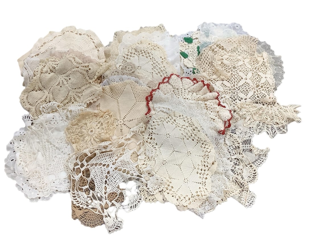 Vintage Lace Crocheted Doilies Sizes vary from 5" and up.: Vintage Lace Crocheted Doilies Majority of the doilies are round. Collection has more than (50+) pieces. Sizes vary from 5" and up.