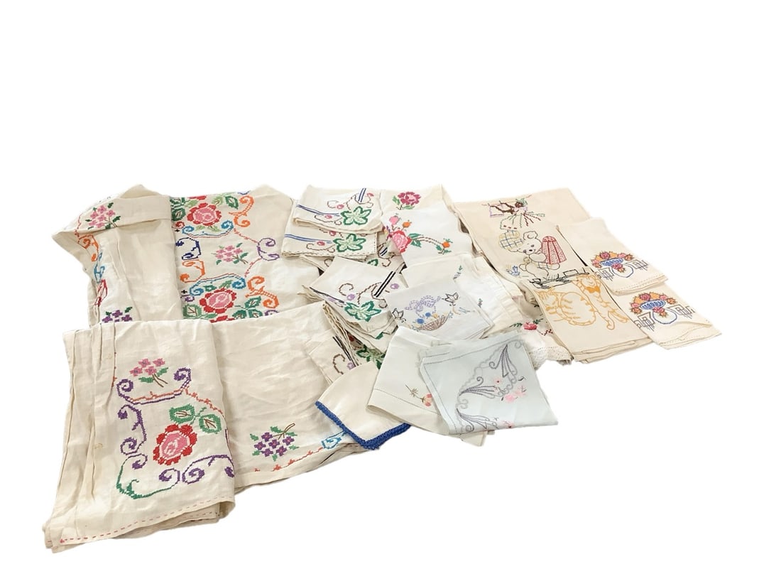 Linen Tablecloth, Napkins and Tea Towels (1 of 3)