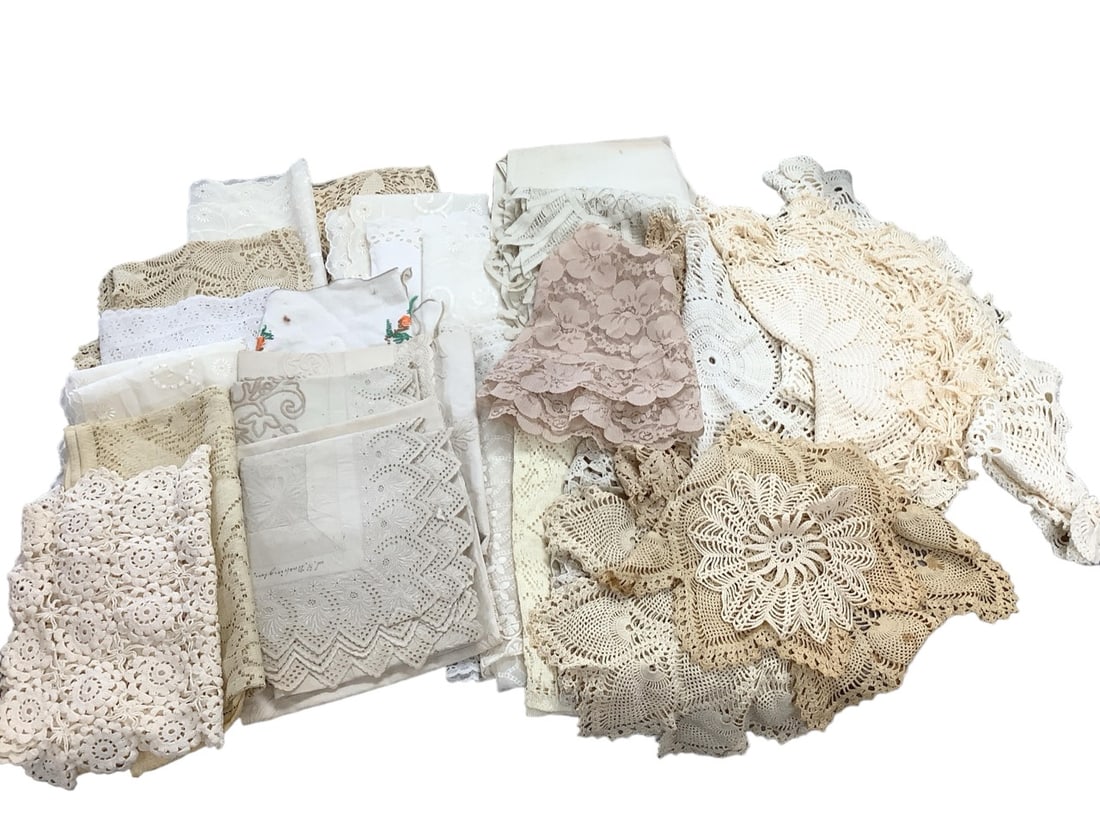 Lace Crocheted Doilies, (20+) Items ~Sizes range from 7" to 50"~: Lace Crocheted Doilies, (20+) Items Majority of doilies are rectangles ~Sizes range from 7" to 50"~