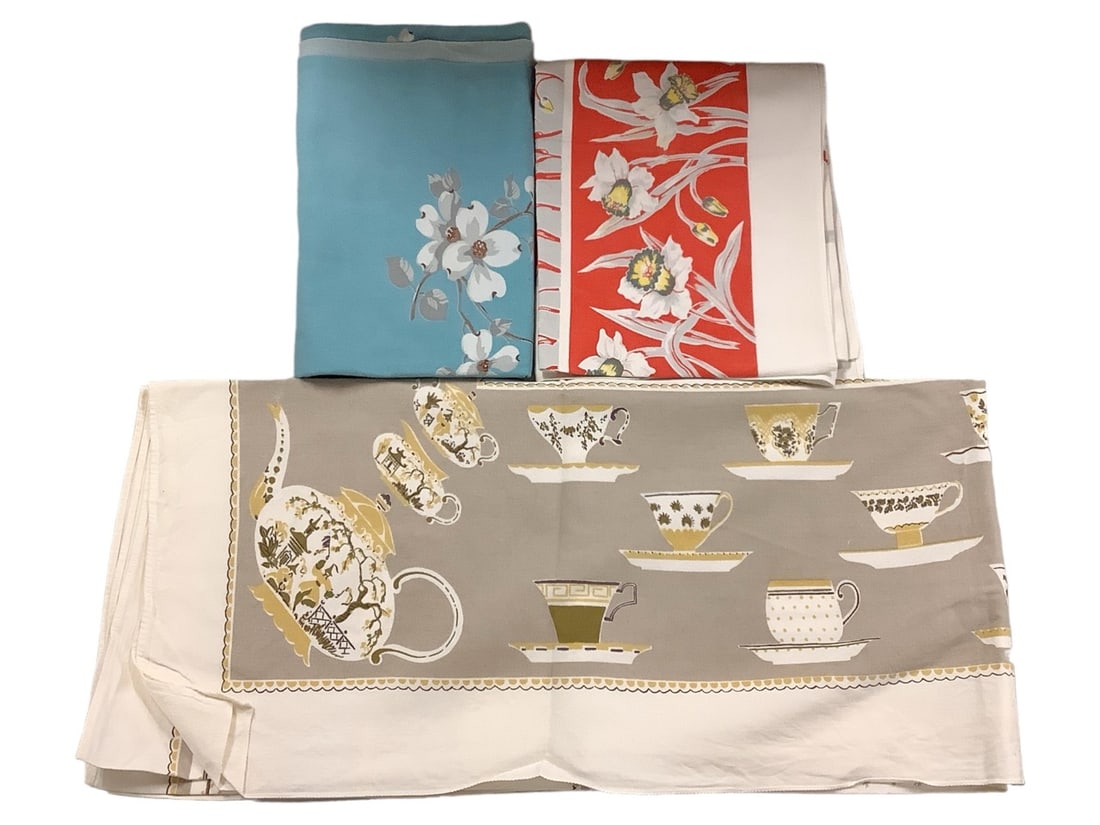 Linens 4'9" x 4'9" and 3'11" x 4'6" and 3'7" x 4'3": Linens4'9" x 4'9" and 3'11" x 4'6" and 3'7" x 4'3"