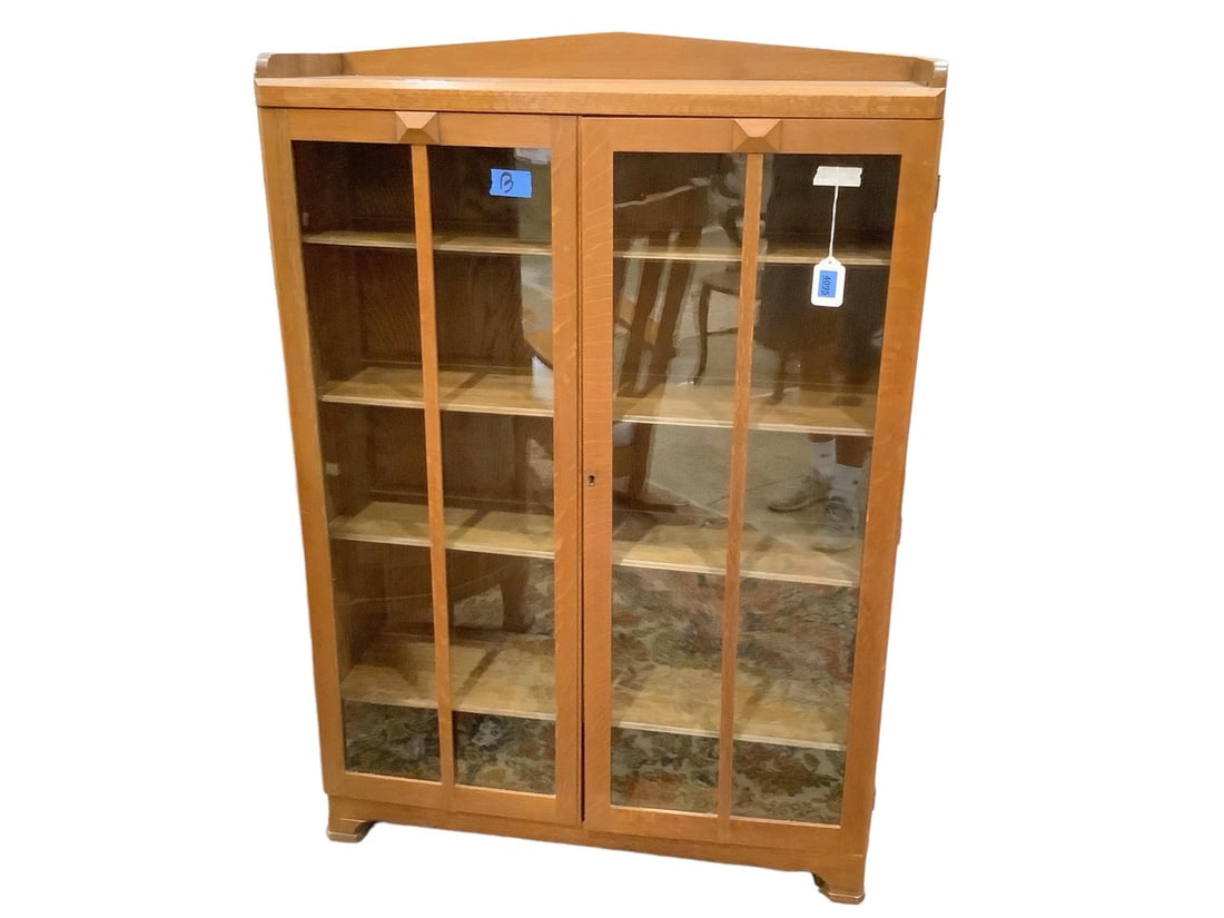 Oak Arts & Crafts Display Cabinet 55 1/2 x 38 1/4 x 12 1/4 in. (141 x 97.2 x 31.1 cm.) (1 of 1)