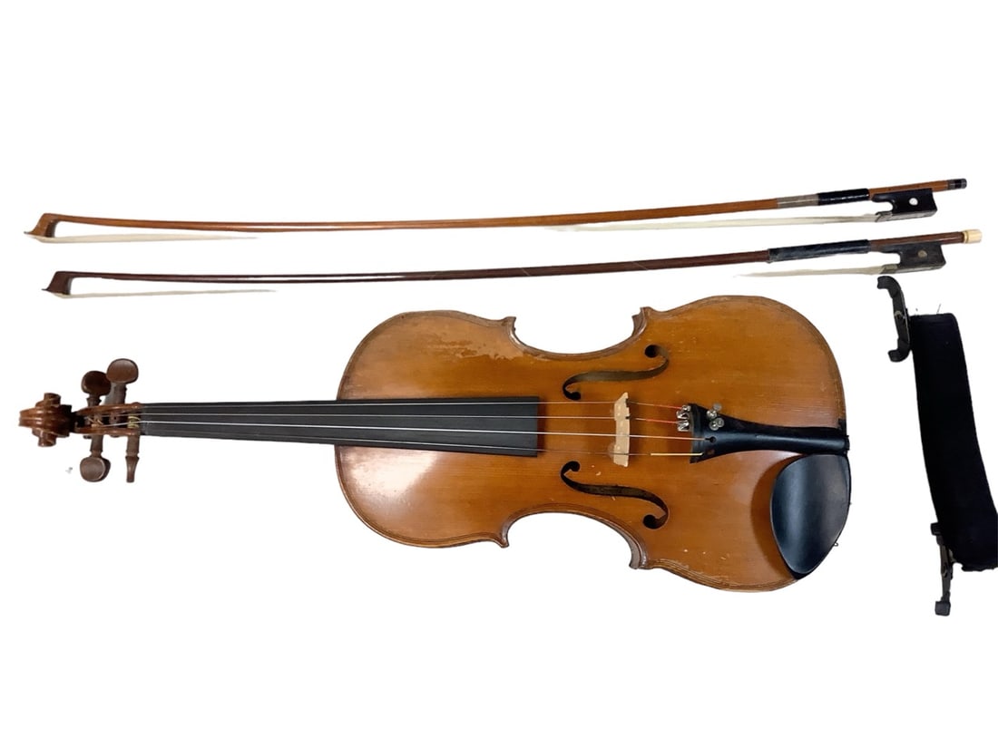 Carlo Bergonzi Violin 23.5"H x 8.25"W (1 of 20)