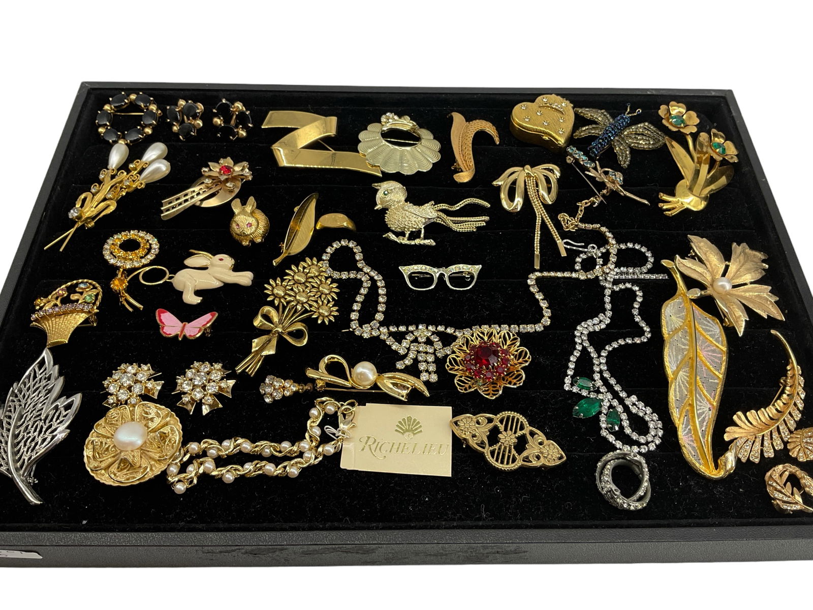 Vintage Pins & Accessories (1 of 10)