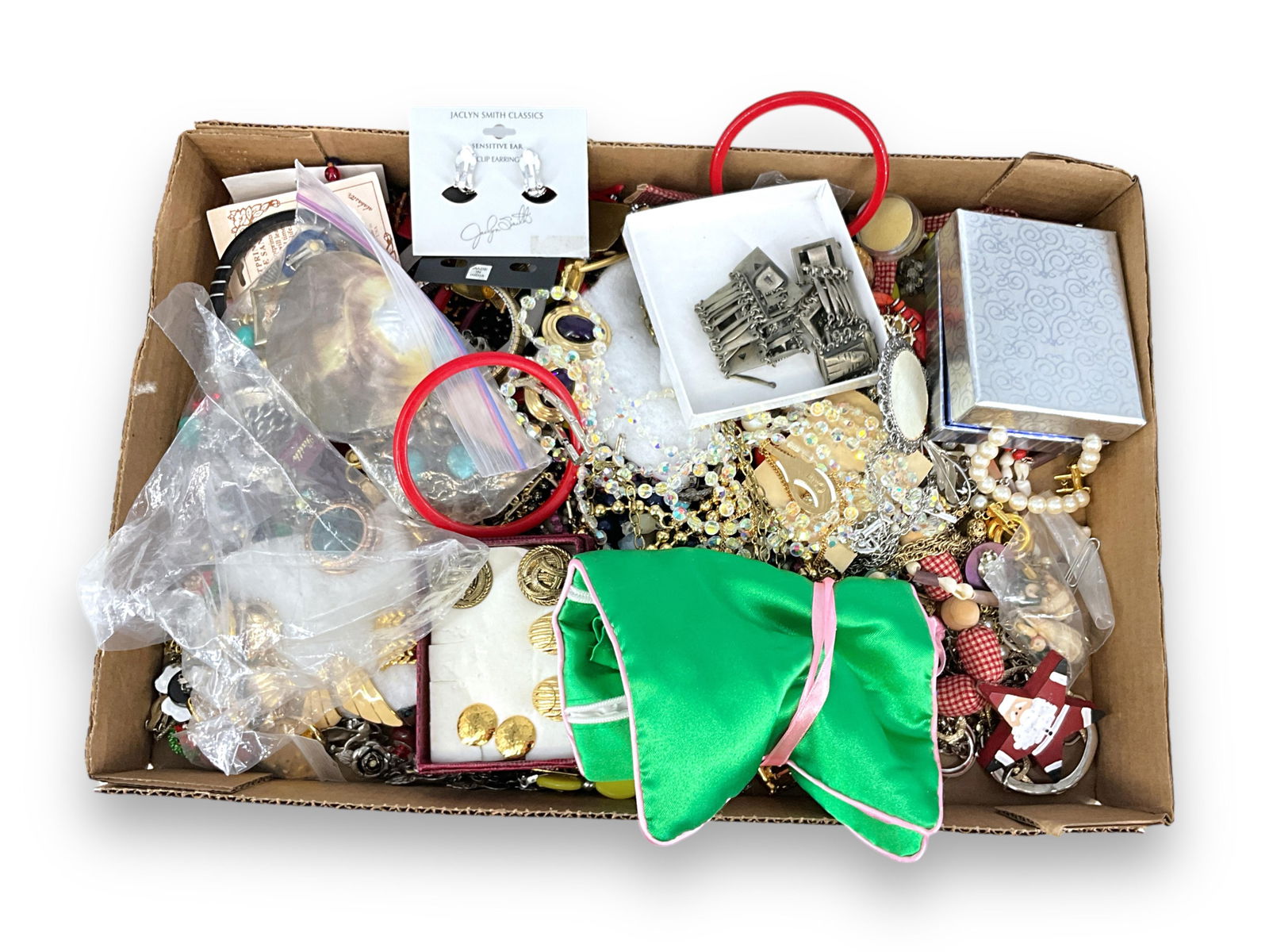 Vintage - Modern Accessories (1 of 6)