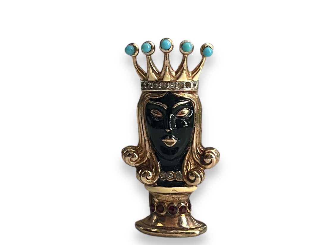 Stamped "Trifari Sterling" Queen Chess Piece Pin (1 of 5)