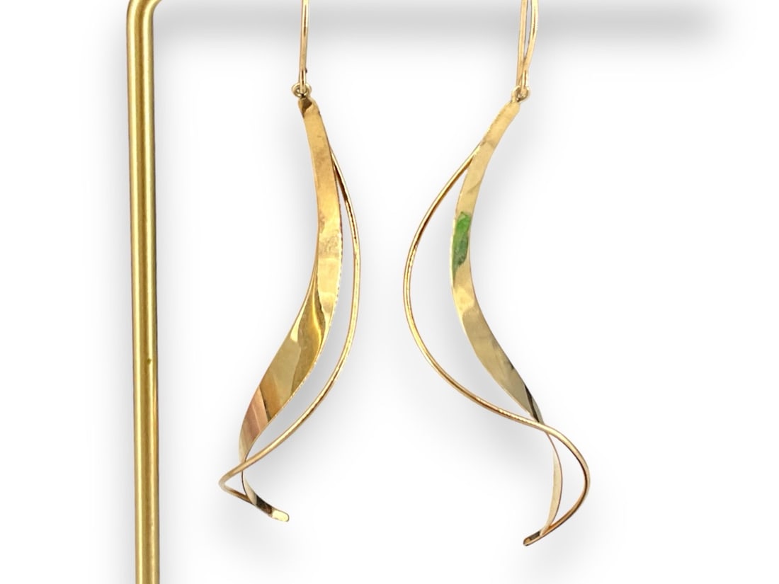 Pair of Lovely 14kt Yellow Gold Dangle Earrings (1 of 4)
