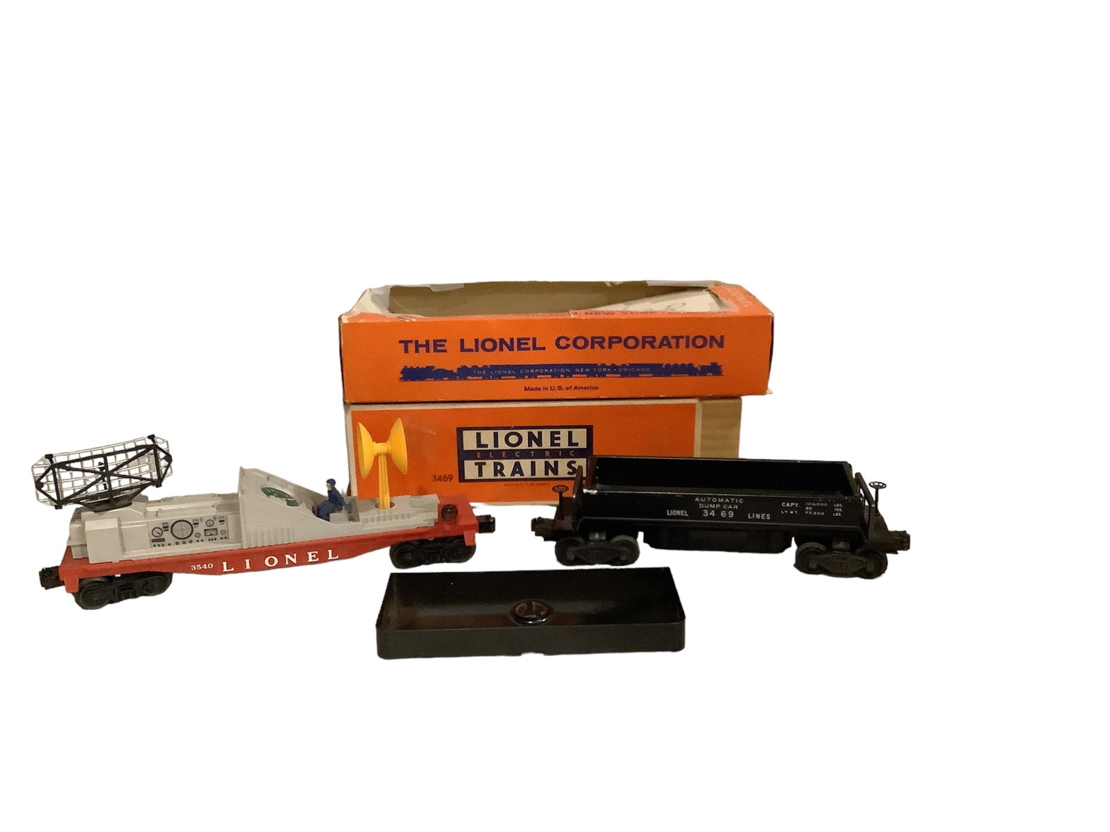 Lionel Postwar "O" Gauge Lot of (2) (1 of 2)