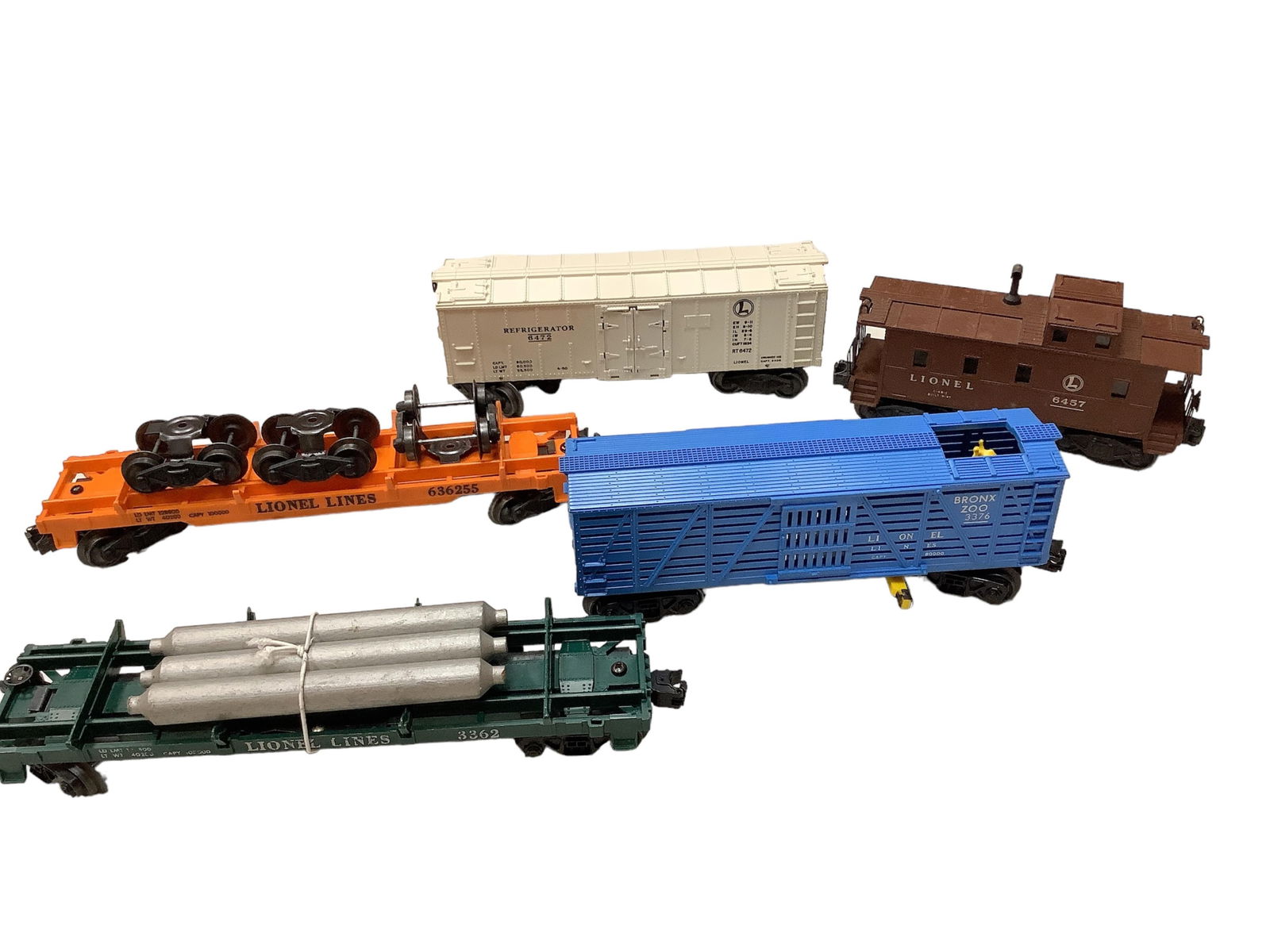 Lionel Postwar "O" Gauge Box and Flat Cars (5) pieces lot (1 of 2)