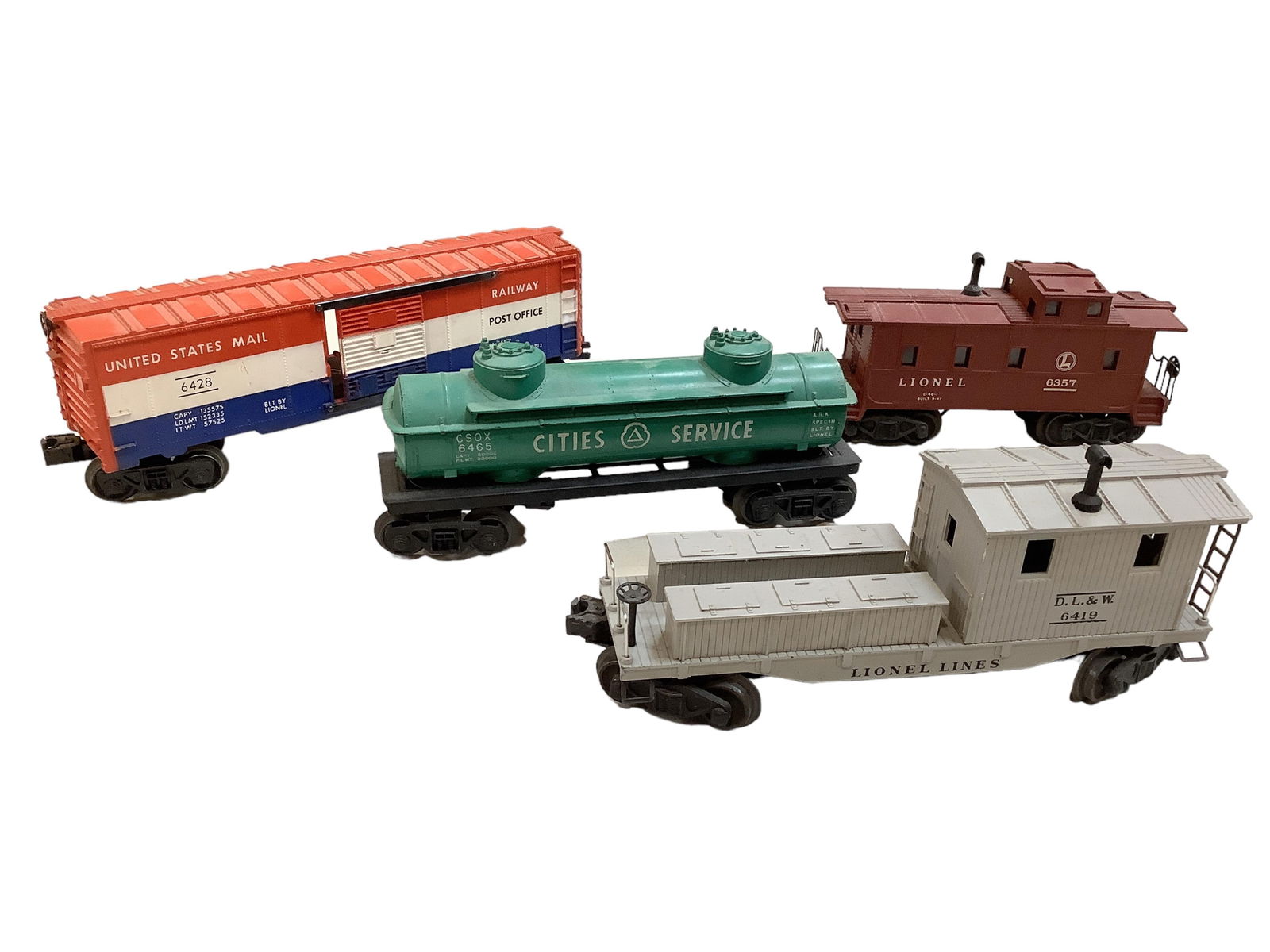 Lionel Postwar "O" Gauge Tank Cars and Caboose (1 of 1)