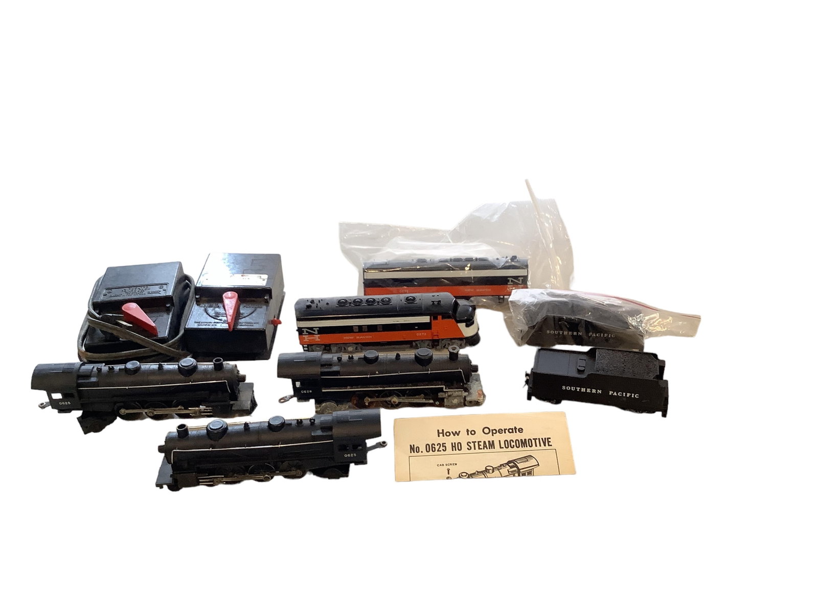 Lionel Postwar "HO" Lot of (9) (1 of 2)