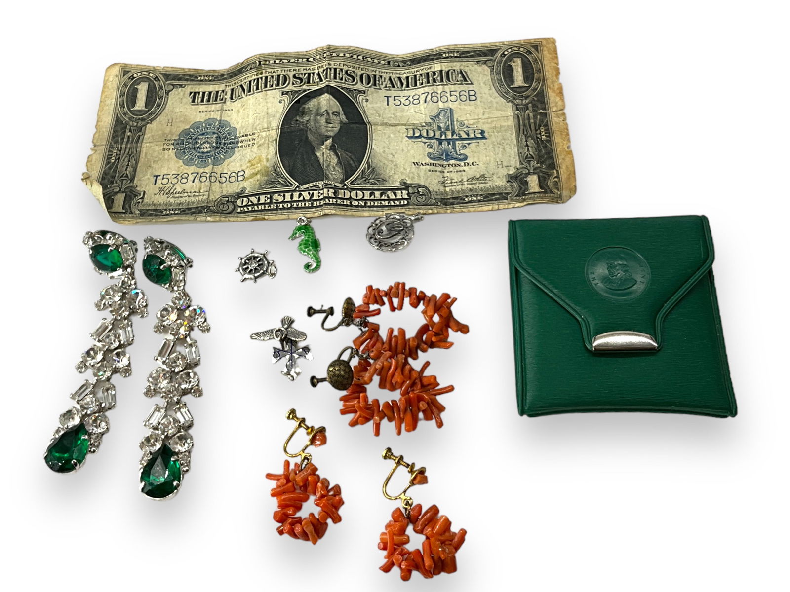 Accessories & Currency (1 of 8)