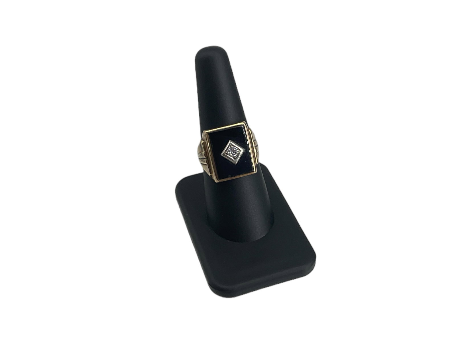 10kt Yellow Gold Diamond Ring (1 of 7)