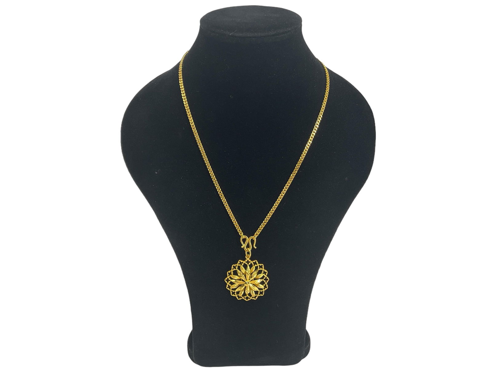 24kt Yellow Gold Necklace with Pendant (1 of 5)