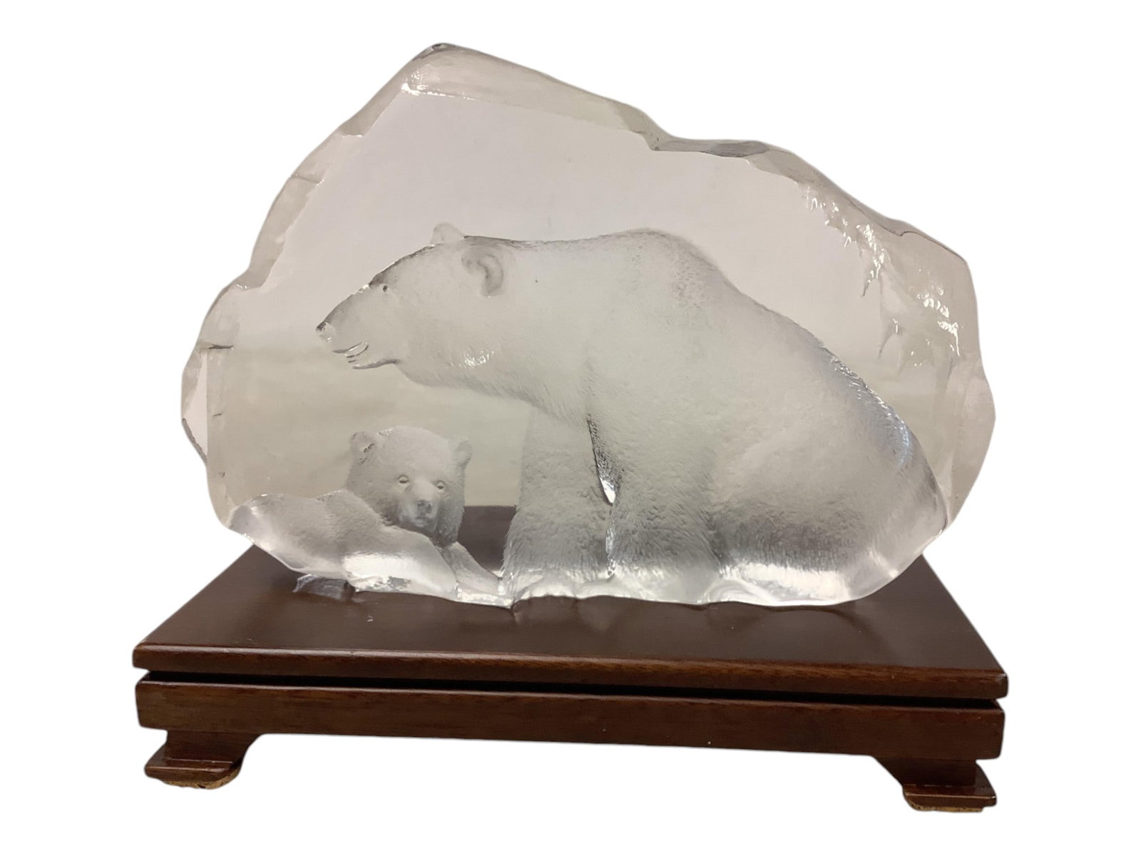 Large Matts Jonasson Swedish Polar Bears Art Glass Sculpture and Stand Approx 8.5"W x 7.5"H: Large Matts Jonasson Swedish Polar Bears Art Glass Sculpture and Stand Large Matts Jonasson Swedish Polar Bears Art Glass Sculpture and Stand Approx 8.5"W x 7.5"H