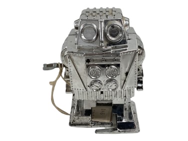 Vintage Plastic Wind Up Robot