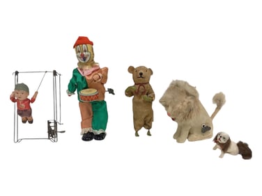 Windup Toys (4) and a Dog