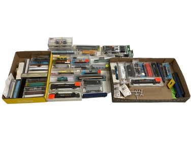Lot of (N) Scale Train Cars