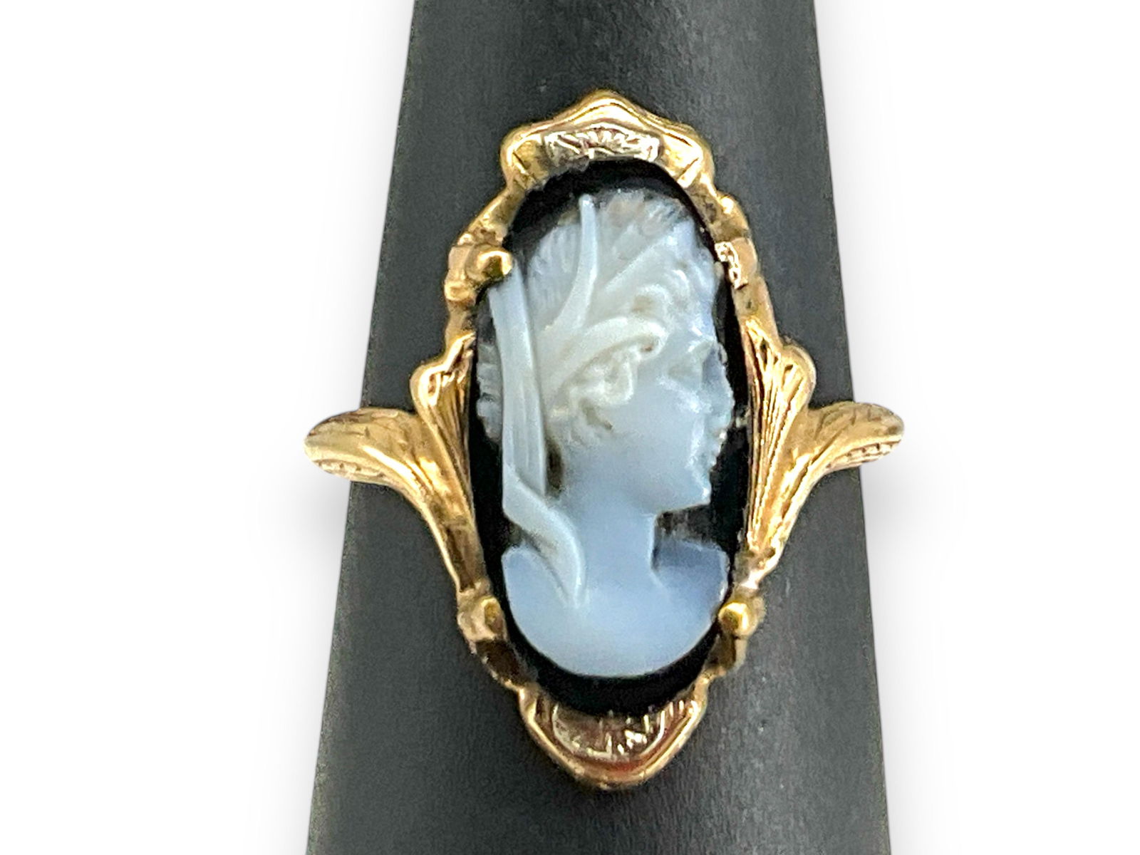 14kt Yellow Gold Black Cameo Ring (1 of 6)